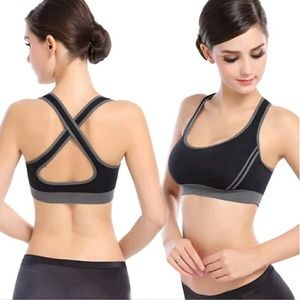 Black sports bra M